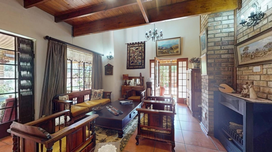 5 Bedroom Property for Sale in Mooivallei Park North West